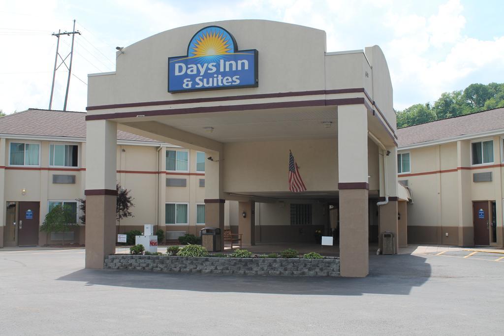 Days Inn & Suites By Wyndham Bridgeport - Clarksburg Exteriér fotografie