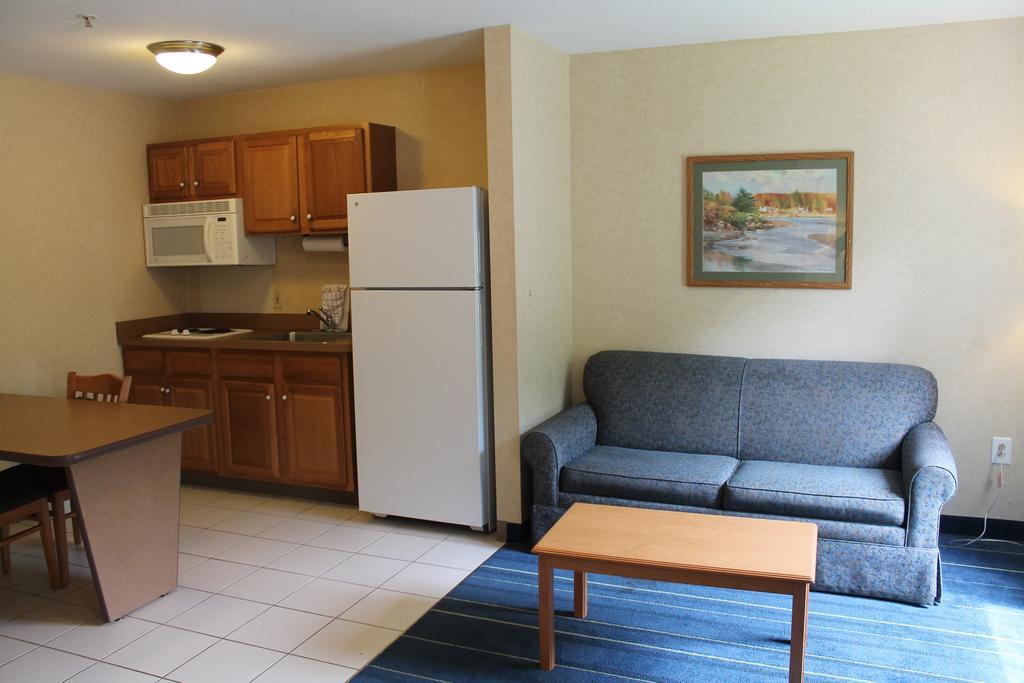 Days Inn & Suites By Wyndham Bridgeport - Clarksburg Pokoj fotografie