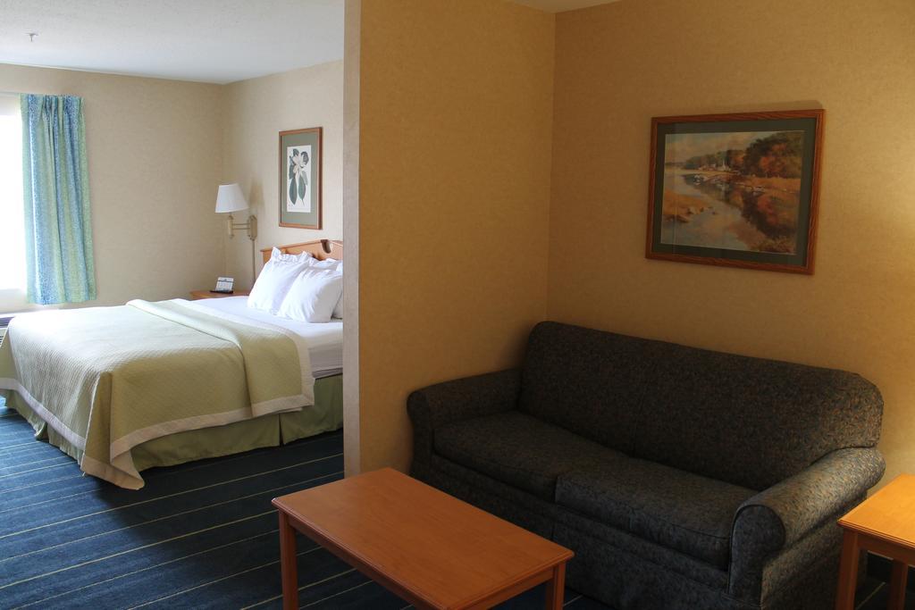 Days Inn & Suites By Wyndham Bridgeport - Clarksburg Pokoj fotografie