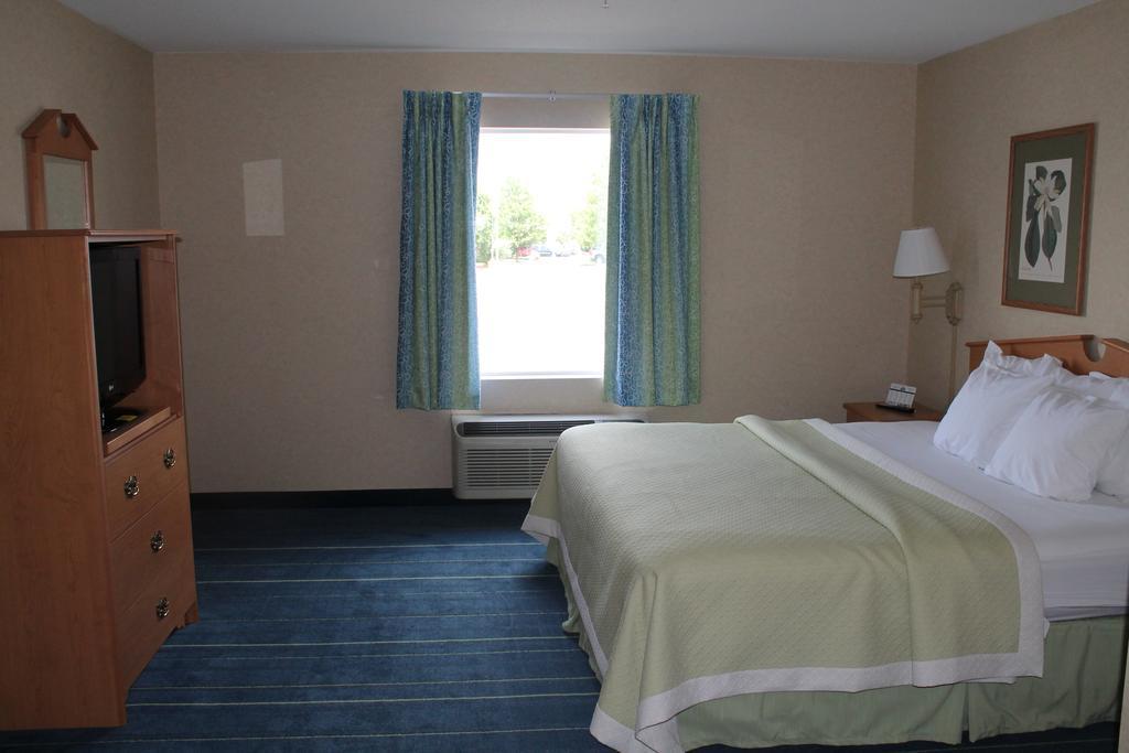 Days Inn & Suites By Wyndham Bridgeport - Clarksburg Pokoj fotografie