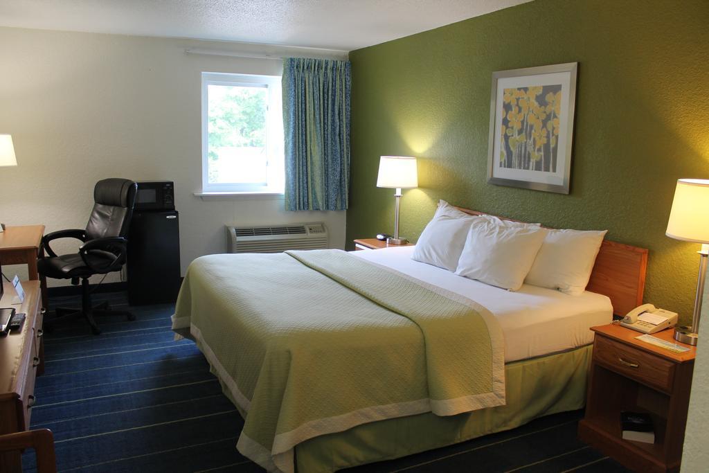 Days Inn & Suites By Wyndham Bridgeport - Clarksburg Pokoj fotografie