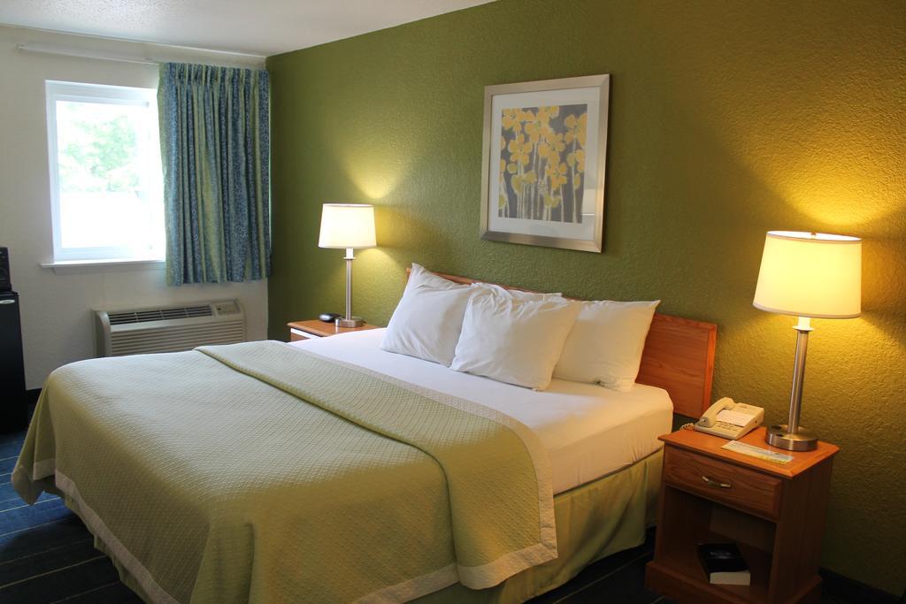 Days Inn & Suites By Wyndham Bridgeport - Clarksburg Pokoj fotografie