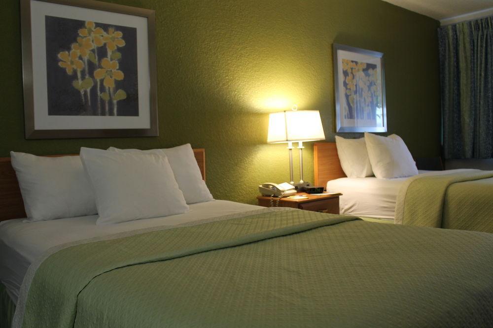 Days Inn & Suites By Wyndham Bridgeport - Clarksburg Exteriér fotografie