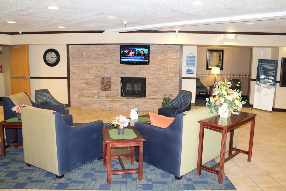 Days Inn & Suites By Wyndham Bridgeport - Clarksburg Exteriér fotografie