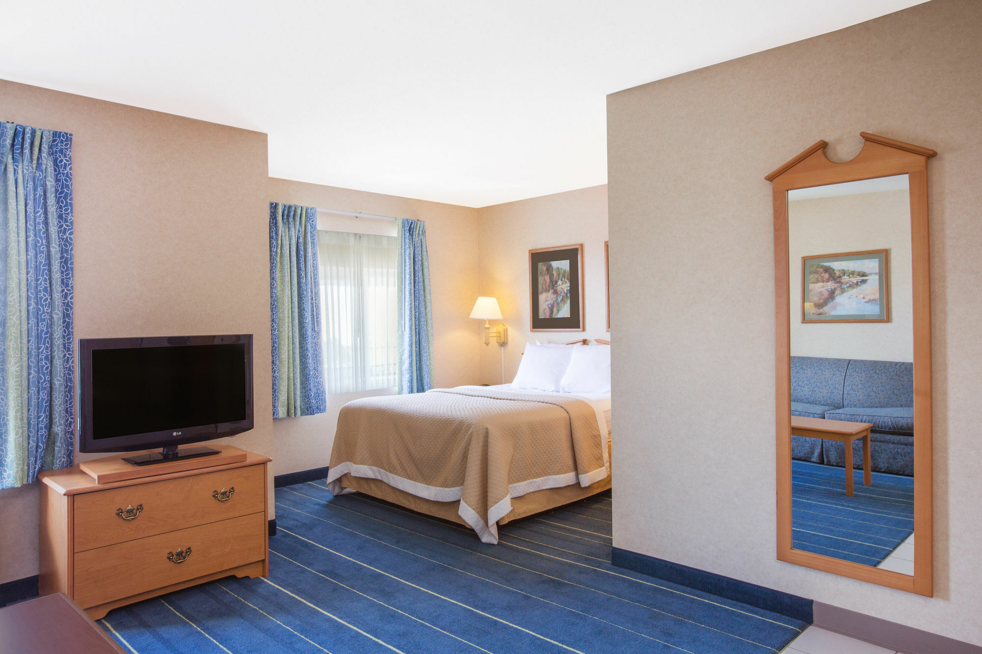 Days Inn & Suites By Wyndham Bridgeport - Clarksburg Exteriér fotografie