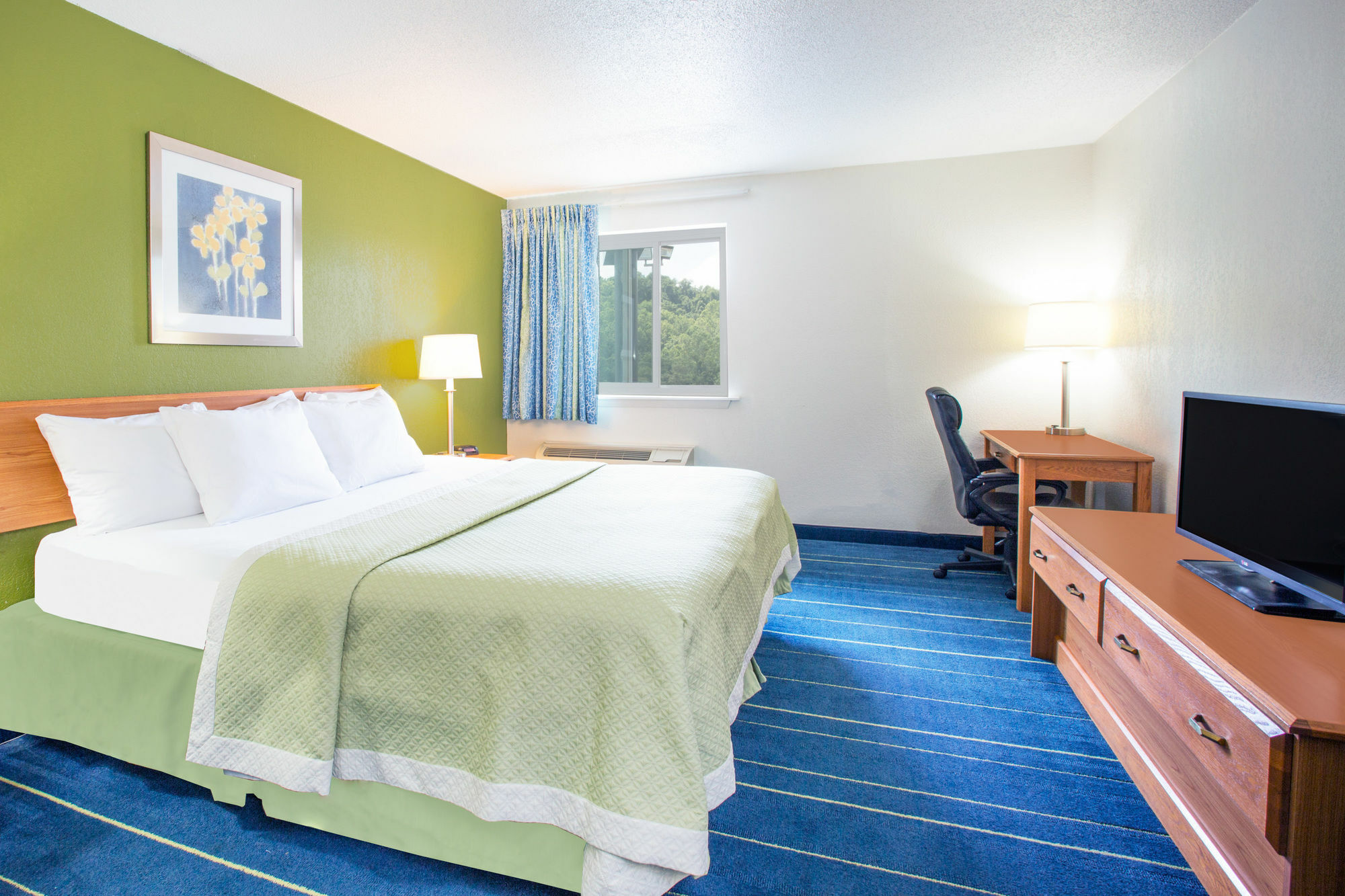 Days Inn & Suites By Wyndham Bridgeport - Clarksburg Exteriér fotografie