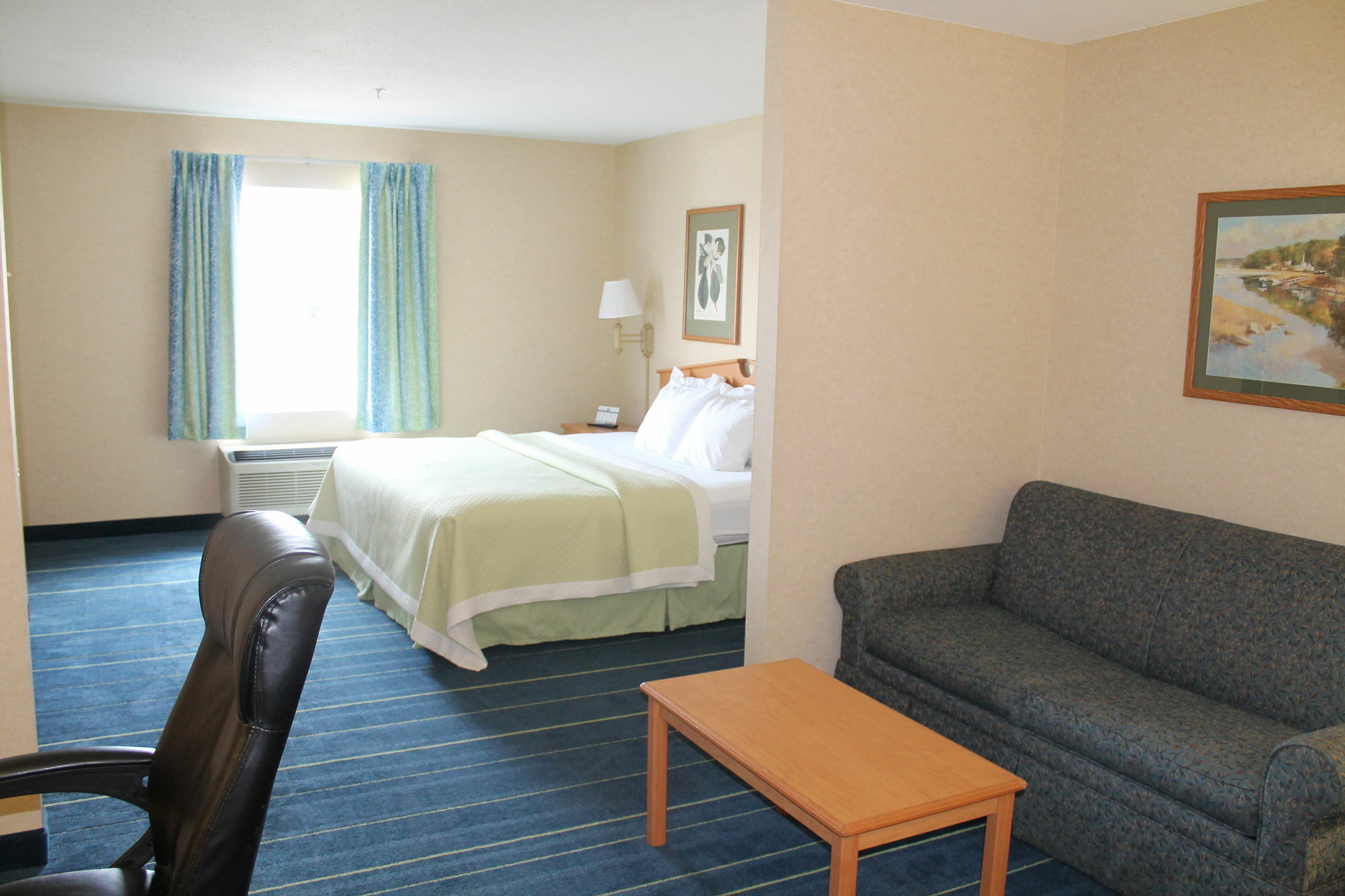 Days Inn & Suites By Wyndham Bridgeport - Clarksburg Exteriér fotografie