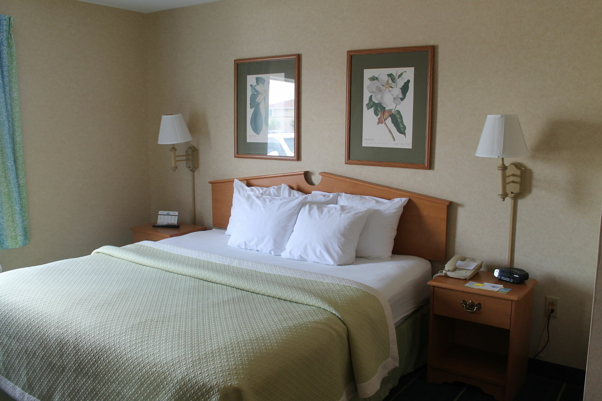 Days Inn & Suites By Wyndham Bridgeport - Clarksburg Exteriér fotografie