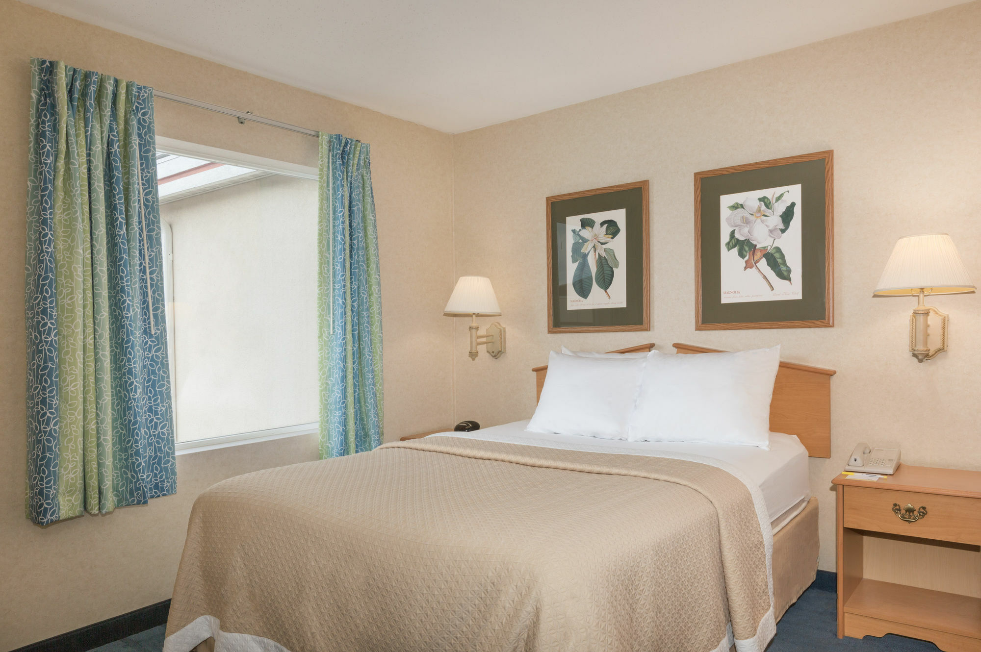 Days Inn & Suites By Wyndham Bridgeport - Clarksburg Exteriér fotografie
